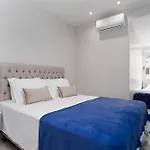 Apartamento 2 Quartos Com Suite Em Copacabana Na Quadra Da Praia