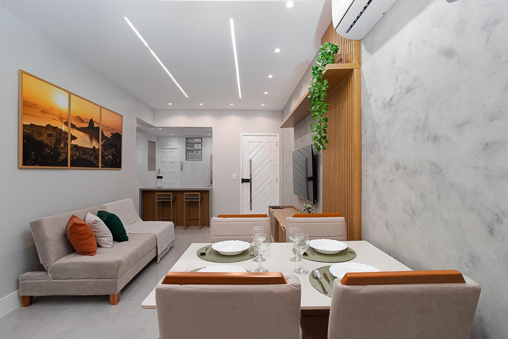2 Quartos Com Em Copacabana Na Quadra Da *